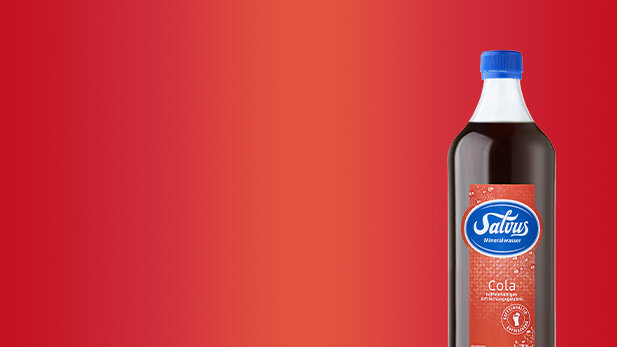 Darstellung des Salvus Cola Produktes in der 0,75 Liter Glasflasche.