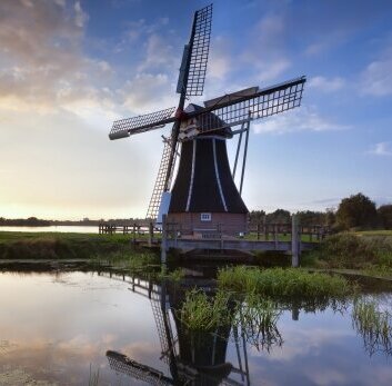 Darstellung einer Windmühle, die symbolisch für den zukünftigen Export in die Niederlande steht.