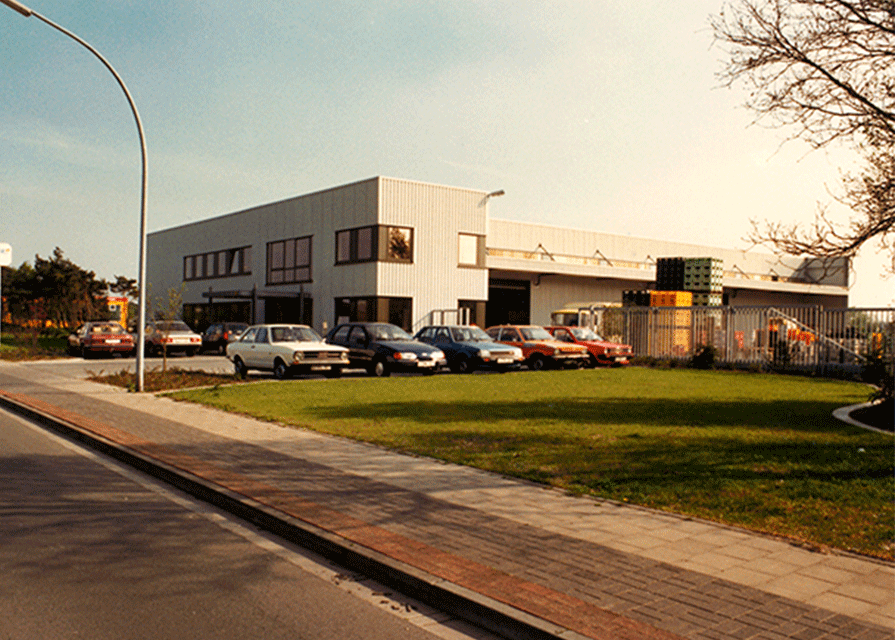 Darstellung von Salvus im Jahr 1987, in dem das Unternehmen in die Hollefeldstraße umgezogen ist.